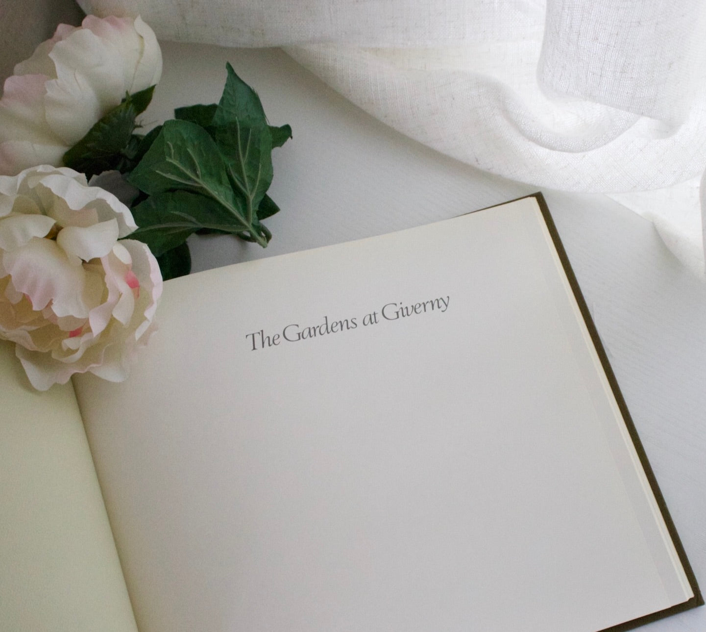 Giverny Garden Book